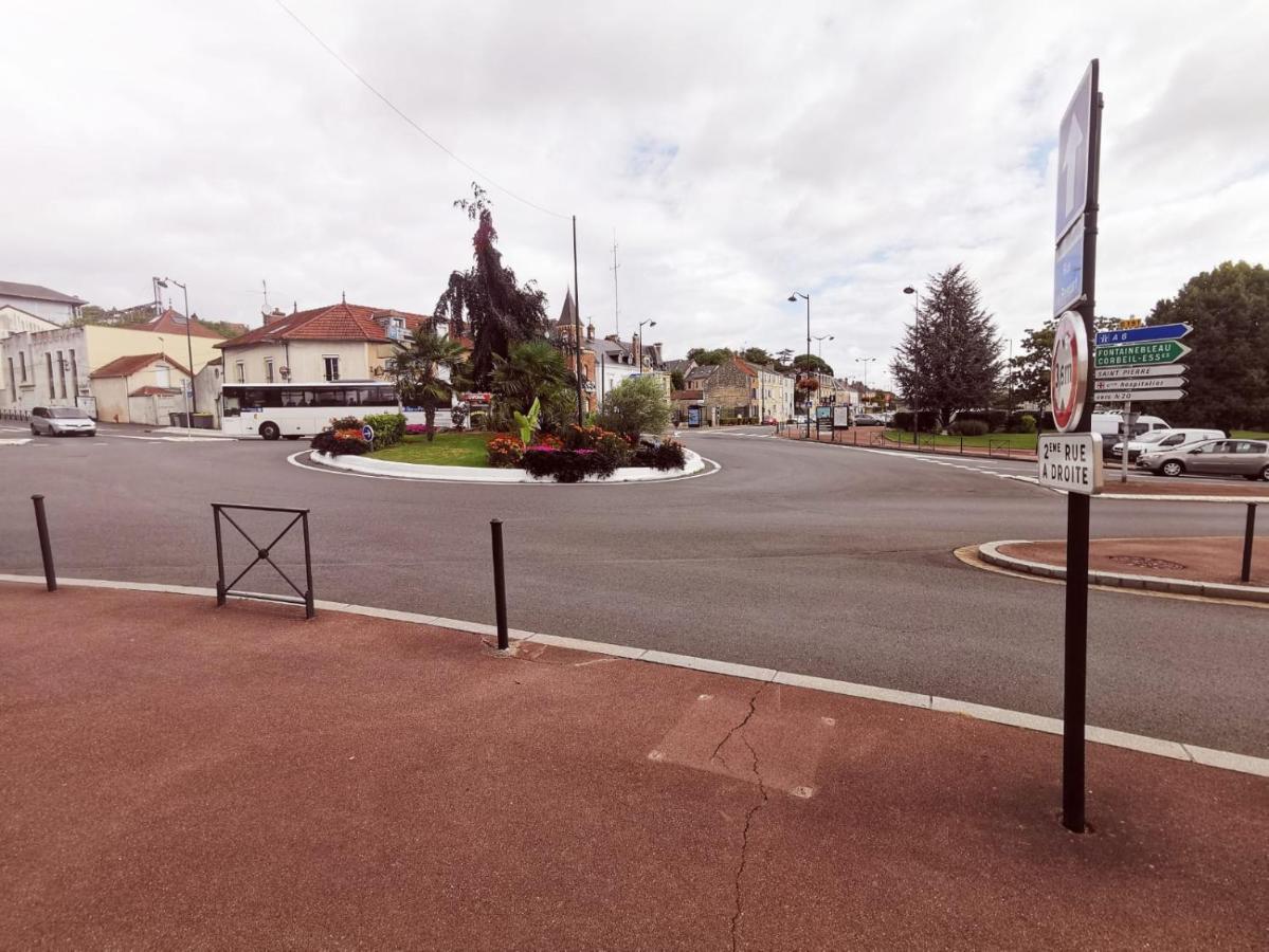 Appartement Pres De La Gare Rer C-Spacieux 4 Pieces Etampes Bagian luar foto
